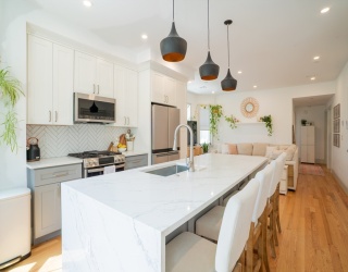 16 Church St, Boston, Massachusetts, 9 Bedrooms Bedrooms, 23 Rooms Rooms,6 BathroomsBathrooms,Residential Income,For Sale,Church St,73508011