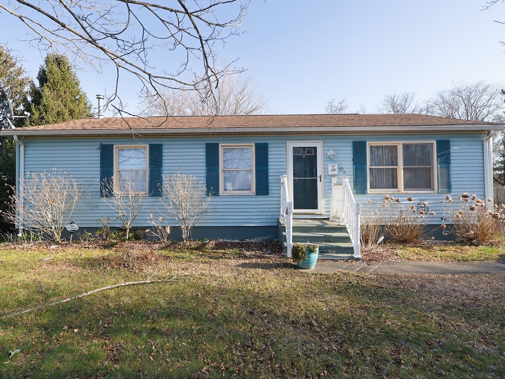 109 Pendleton Ave, Springfield, Massachusetts, 3 Bedrooms Bedrooms, 6 Rooms Rooms,1.5 BathroomsBathrooms,Residential,For Sale,Pendleton Ave,73508026