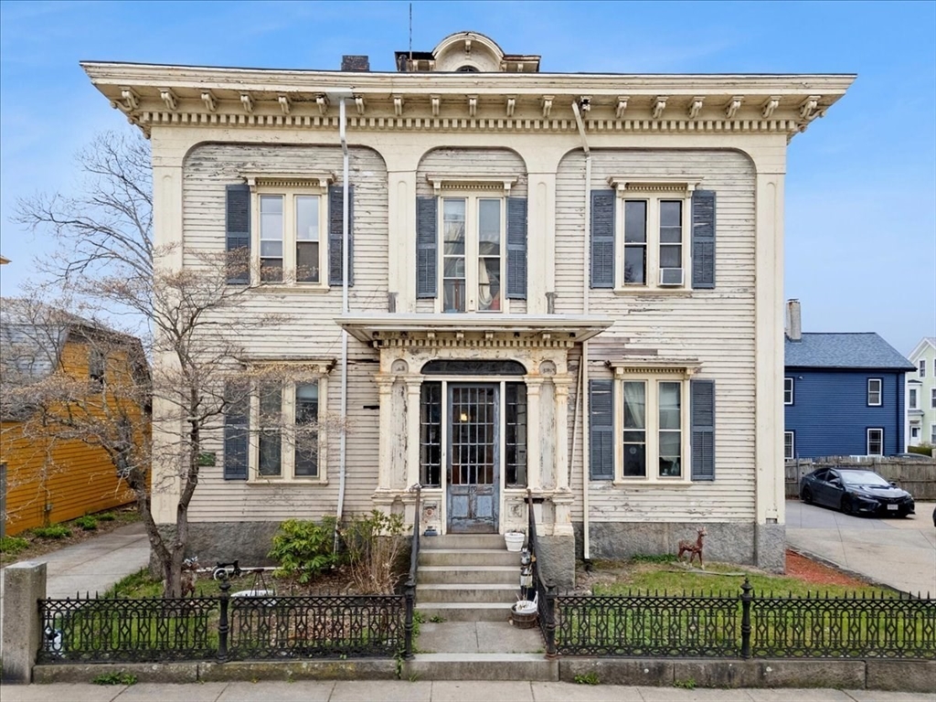179 Cottage St, New Bedford, Massachusetts, 6 Bedrooms Bedrooms, 18 Rooms Rooms,5 BathroomsBathrooms,Residential Income,For Sale,Cottage St,73507908