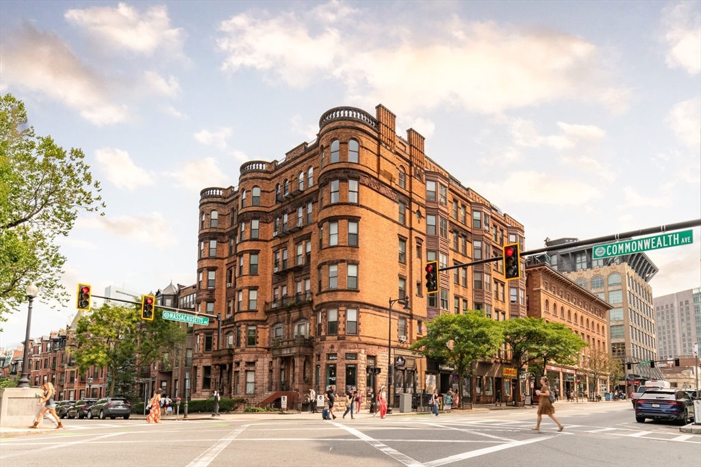 362 Commonwealth Ave, Boston, Massachusetts, 1 Bedroom Bedrooms, 3 Rooms Rooms,1 BathroomBathrooms,Residential Lease,For Rent,Commonwealth Ave,73507896