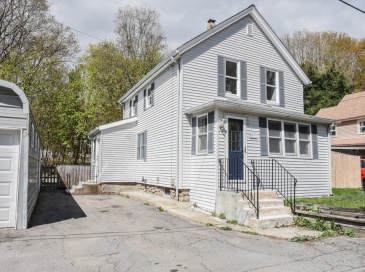 13 Crump St, Hudson, Massachusetts, 4 Bedrooms Bedrooms, 7 Rooms Rooms,1 BathroomBathrooms,Residential,For Sale,Crump St,73508047