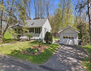11 Verona St., Northampton, Massachusetts, 3 Bedrooms Bedrooms, 5 Rooms Rooms,1 BathroomBathrooms,Residential,For Sale,Verona St.,73508062
