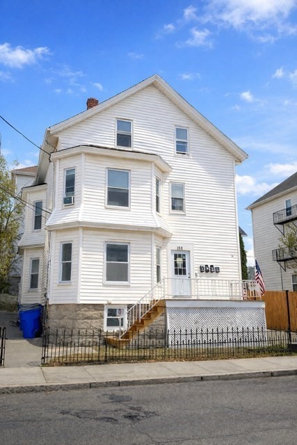 158 Forest St, Fall River, Massachusetts, 6 Bedrooms Bedrooms, 19 Rooms Rooms,4 BathroomsBathrooms,Residential Income,For Sale,Forest St,73486196