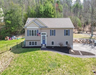 301 Podunk Rd, East Brookfield, Massachusetts, 3 Bedrooms Bedrooms, 6 Rooms Rooms,2.5 BathroomsBathrooms,Residential,For Sale,Podunk Rd,73507939