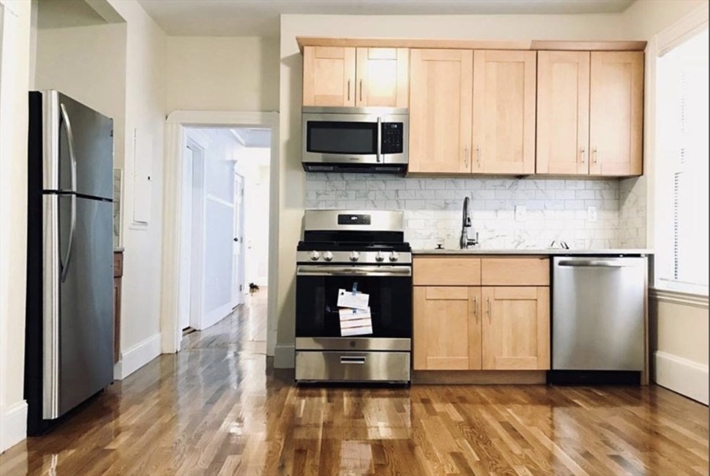 114-116 Thornton St, Boston, Massachusetts, 4 Bedrooms Bedrooms, 8 Rooms Rooms,2 BathroomsBathrooms,Residential Lease,For Rent,Thornton St,73508090