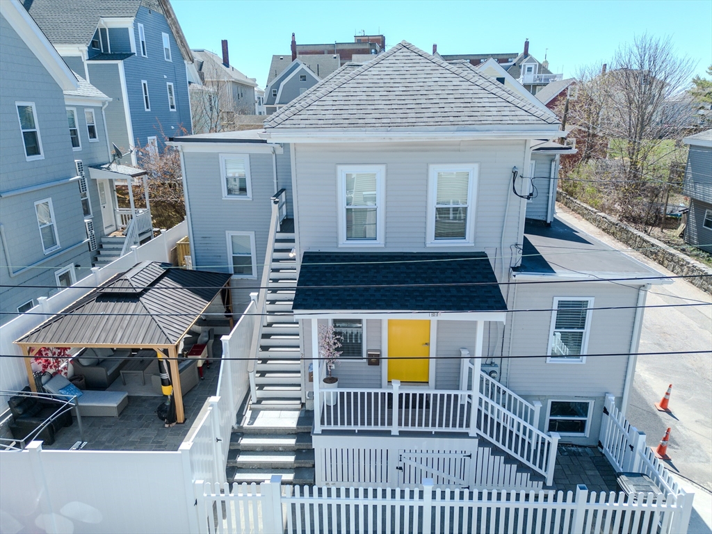 27 Addison St, Gloucester, Massachusetts, 4 Bedrooms Bedrooms, 12 Rooms Rooms,3 BathroomsBathrooms,Residential Income,For Sale,Addison St,73508013
