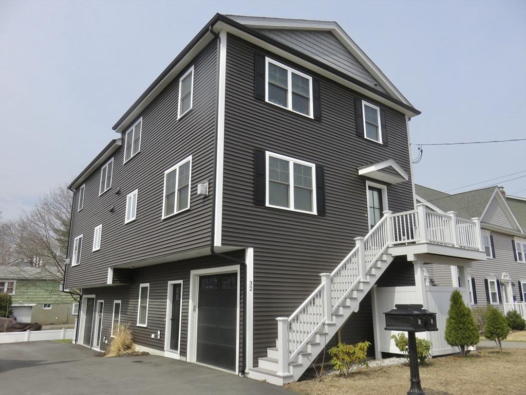32 Gale St., Waltham, Massachusetts, 3 Bedrooms Bedrooms, 7 Rooms Rooms,3.5 BathroomsBathrooms,Residential Lease,For Rent,Gale St.,73493621