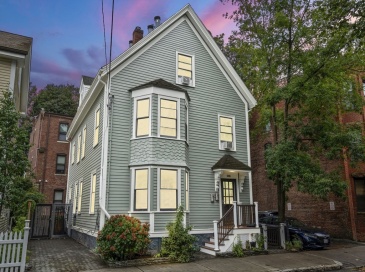 106 Brook Street, Brookline, Massachusetts, 2 Bedrooms Bedrooms, 4 Rooms Rooms,1.5 BathroomsBathrooms,Residential Lease,For Rent,Brook Street,73501449