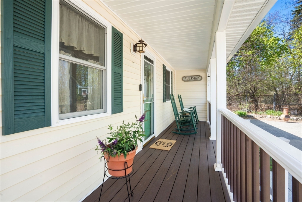 8 Alfred Place, Woburn, Massachusetts, 4 Bedrooms Bedrooms, 8 Rooms Rooms,2 BathroomsBathrooms,Residential,For Sale,Alfred Place,73506100