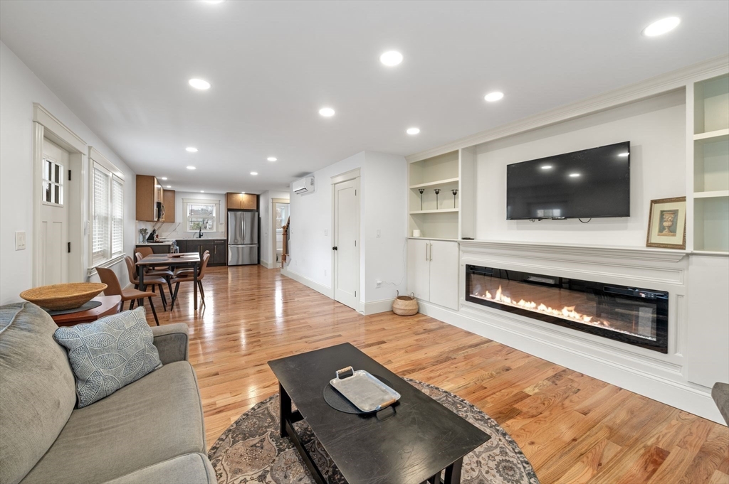 6-R Neptune Place, Gloucester, Massachusetts, 3 Bedrooms Bedrooms, 5 Rooms Rooms,2.5 BathroomsBathrooms,Residential,For Sale,Neptune Place,73508136