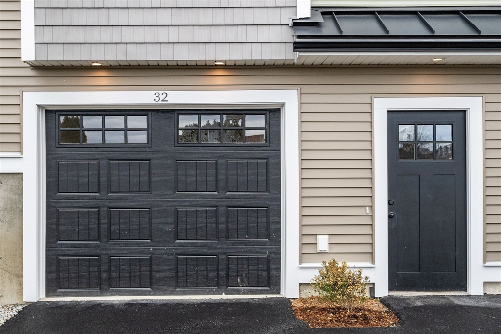 32 Union St, Lowell, Massachusetts, 3 Bedrooms Bedrooms, 5 Rooms Rooms,2.5 BathroomsBathrooms,Residential Lease,For Rent,Union St,73508105