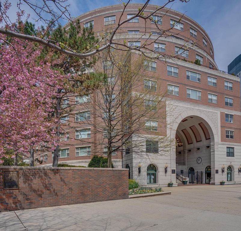 150 Staniford Street, Boston, Massachusetts, 2 Bedrooms Bedrooms, 5 Rooms Rooms,2 BathroomsBathrooms,Residential,For Sale,Staniford Street,73508110