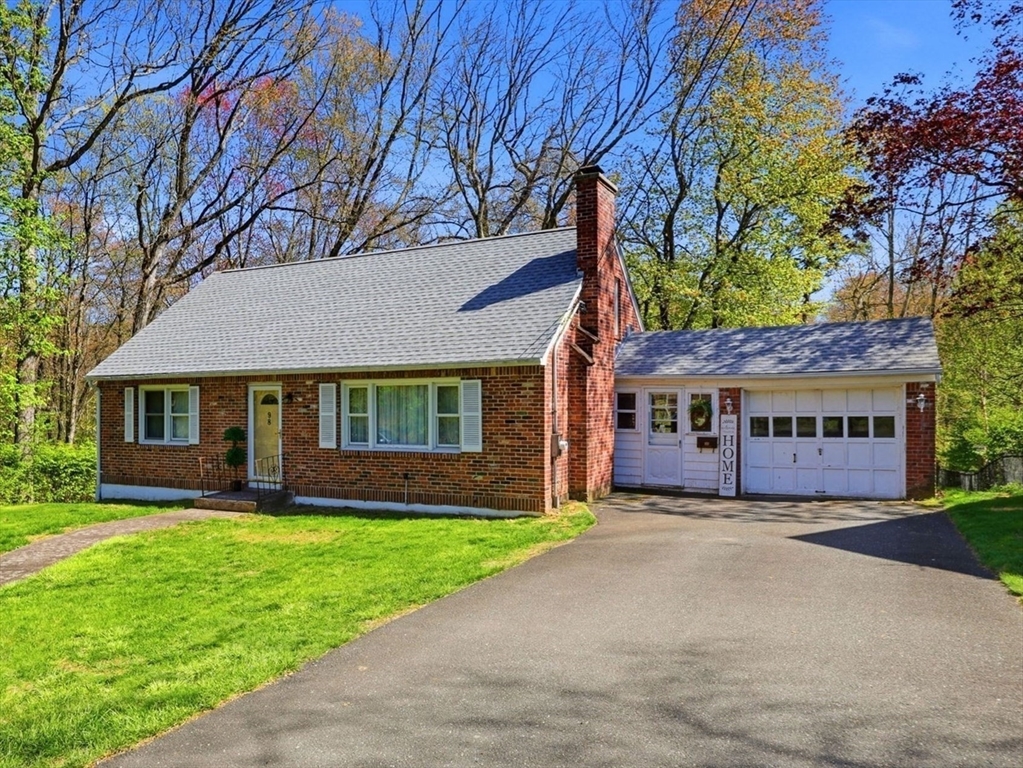 98 Clarence St, West Springfield, Massachusetts, 4 Bedrooms Bedrooms, 6 Rooms Rooms,2 BathroomsBathrooms,Residential,For Sale,Clarence St,73508250