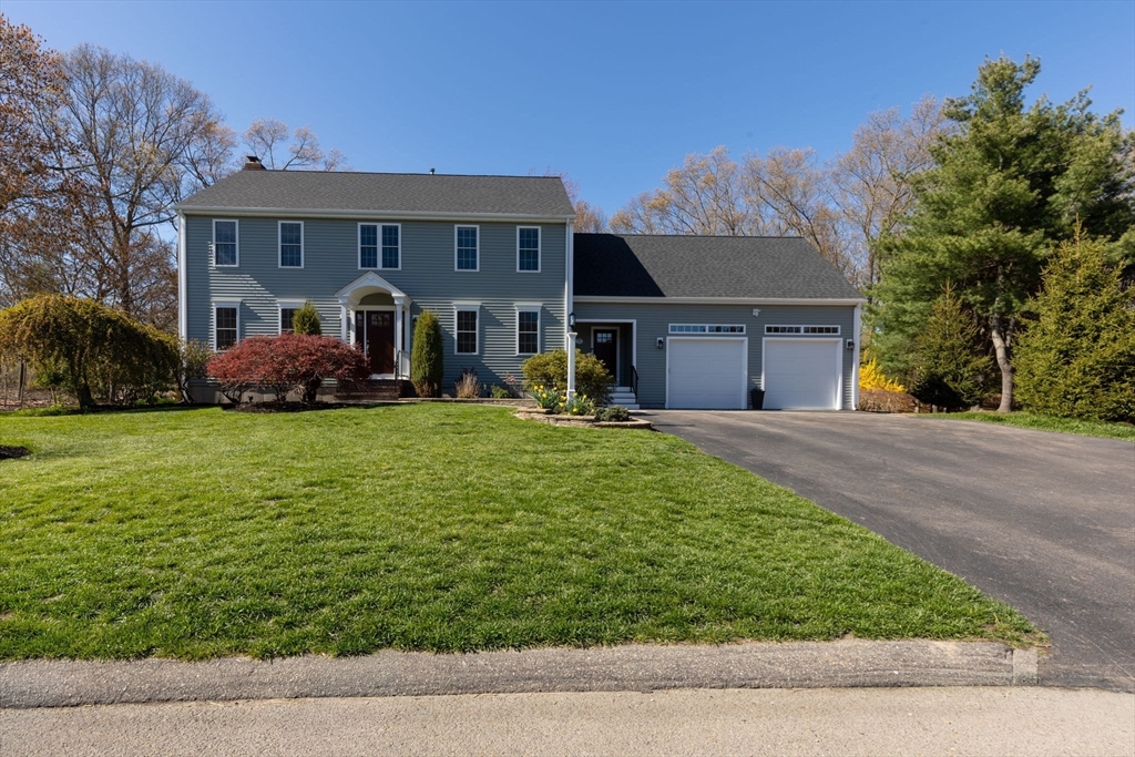 118 Fairway Drive, Attleboro, Massachusetts, 4 Bedrooms Bedrooms, 9 Rooms Rooms,2.5 BathroomsBathrooms,Residential,For Sale,Fairway Drive,73505243