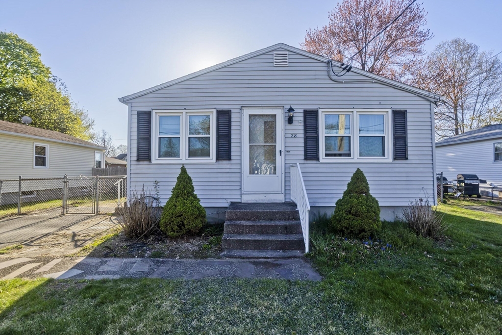 78 Glendale St, Chicopee, Massachusetts, 3 Bedrooms Bedrooms, 5 Rooms Rooms,1 BathroomBathrooms,Residential,For Sale,Glendale St,73508466