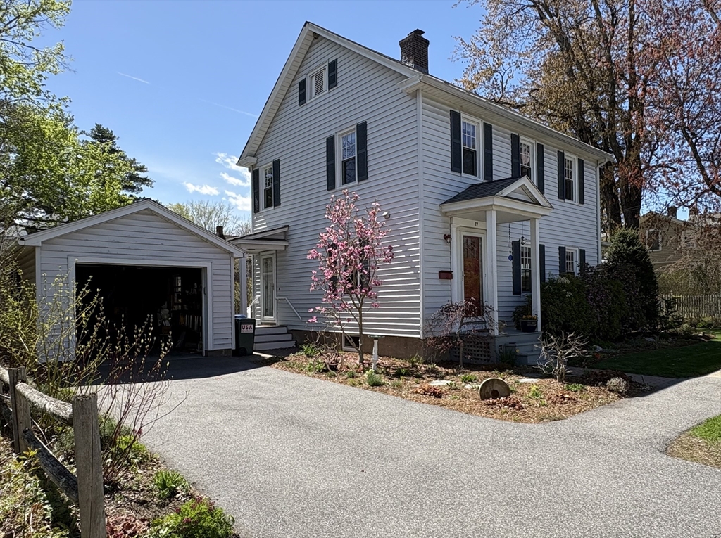17 Fairview Ave, Northampton, Massachusetts, 3 Bedrooms Bedrooms, 7 Rooms Rooms,1.5 BathroomsBathrooms,Residential,For Sale,Fairview Ave,73508261