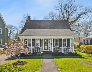 106 Bay St, Taunton, Massachusetts, 4 Bedrooms Bedrooms, 9 Rooms Rooms,2 BathroomsBathrooms,Residential,For Sale,Bay St,73508475