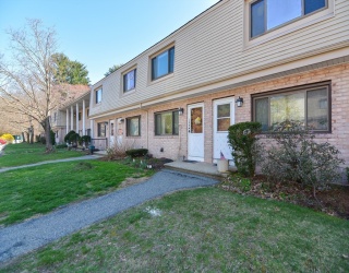 189 Farrwood Dr, Haverhill, Massachusetts, 2 Bedrooms Bedrooms, 5 Rooms Rooms,1.5 BathroomsBathrooms,Residential,For Sale,Farrwood Dr,73508465