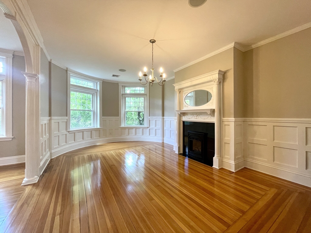 5 Strathmore Rd, Brookline, Massachusetts, 3 Bedrooms Bedrooms, 6 Rooms Rooms,2 BathroomsBathrooms,Residential Lease,For Rent,Strathmore Rd,73508267