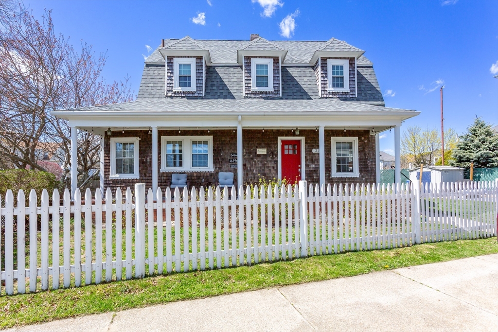 25 Gosnold St, New Bedford, Massachusetts, 3 Bedrooms Bedrooms, 6 Rooms Rooms,1.5 BathroomsBathrooms,Residential,For Sale,Gosnold St,73508278