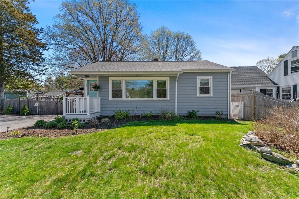 40 Tremont Ave, Taunton, Massachusetts, 2 Bedrooms Bedrooms, 4 Rooms Rooms,1 BathroomBathrooms,Residential,For Sale,Tremont Ave,73508200