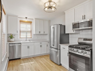 155 Maple St, Danvers, Massachusetts, 2 Bedrooms Bedrooms, 4 Rooms Rooms,1 BathroomBathrooms,Residential,For Sale,Maple St,73508285