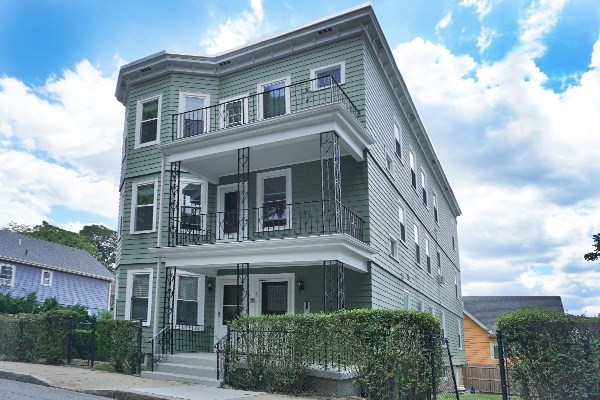 58 Oxford St, Somerville, Massachusetts, 4 Bedrooms Bedrooms, 7 Rooms Rooms,1 BathroomBathrooms,Residential Lease,For Rent,Oxford St,73508293