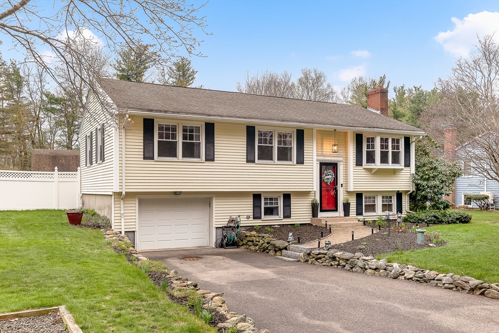 58 Streeter Rd, Paxton, Massachusetts, 3 Bedrooms Bedrooms, 8 Rooms Rooms,2.5 BathroomsBathrooms,Residential,For Sale,Streeter Rd,73507409