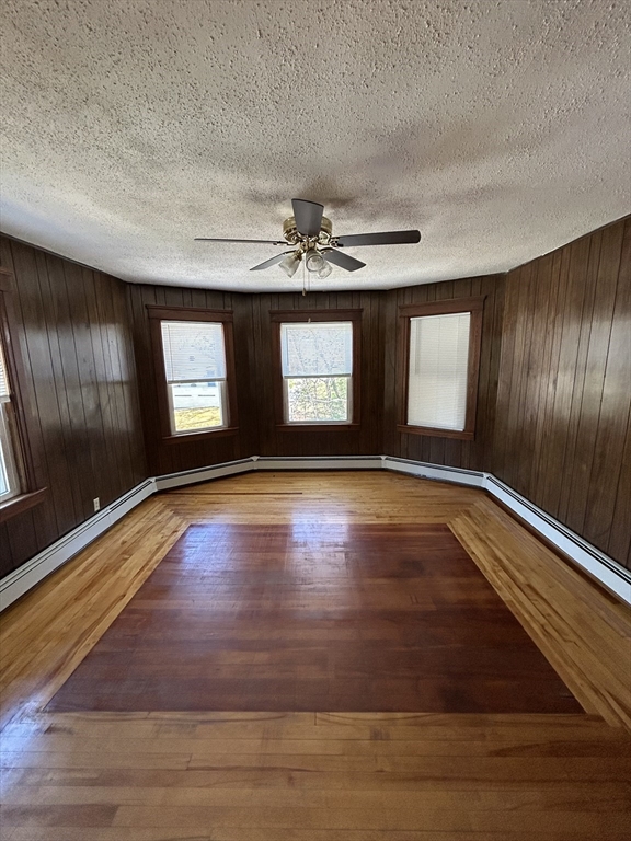 24 Joyce St, Webster, Massachusetts, 3 Bedrooms Bedrooms, 7 Rooms Rooms,1 BathroomBathrooms,Residential Lease,For Rent,Joyce St,73508316