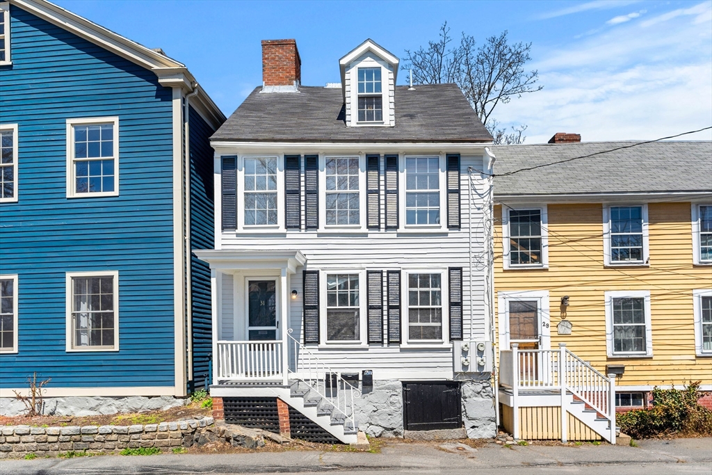 31 Mugford St, Marblehead, Massachusetts, 3 Bedrooms Bedrooms, 5 Rooms Rooms,3 BathroomsBathrooms,Residential Income,For Sale,Mugford St,73507029