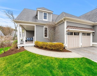23 Woodmere Drive, Milton, Massachusetts, 3 Bedrooms Bedrooms, 10 Rooms Rooms,2.5 BathroomsBathrooms,Residential,For Sale,Woodmere Drive,73508336