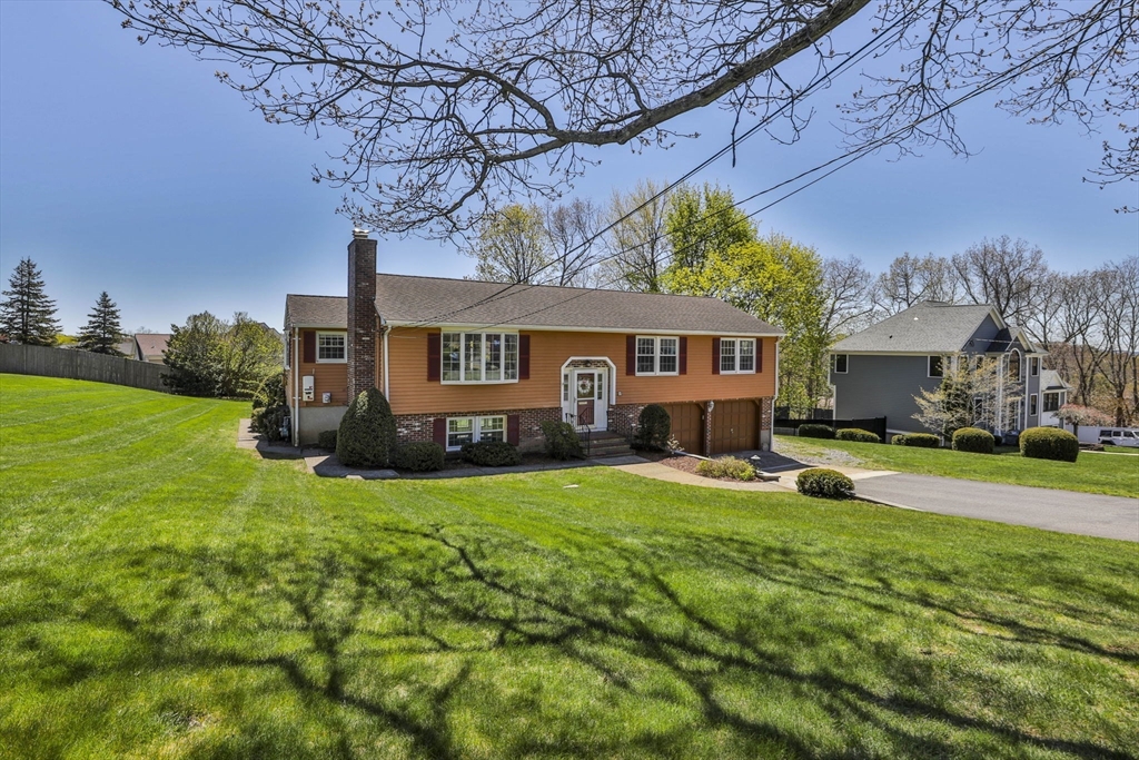 84 Converse St, Stoneham, Massachusetts, 3 Bedrooms Bedrooms, 9 Rooms Rooms,2.5 BathroomsBathrooms,Residential,For Sale,Converse St,73508340