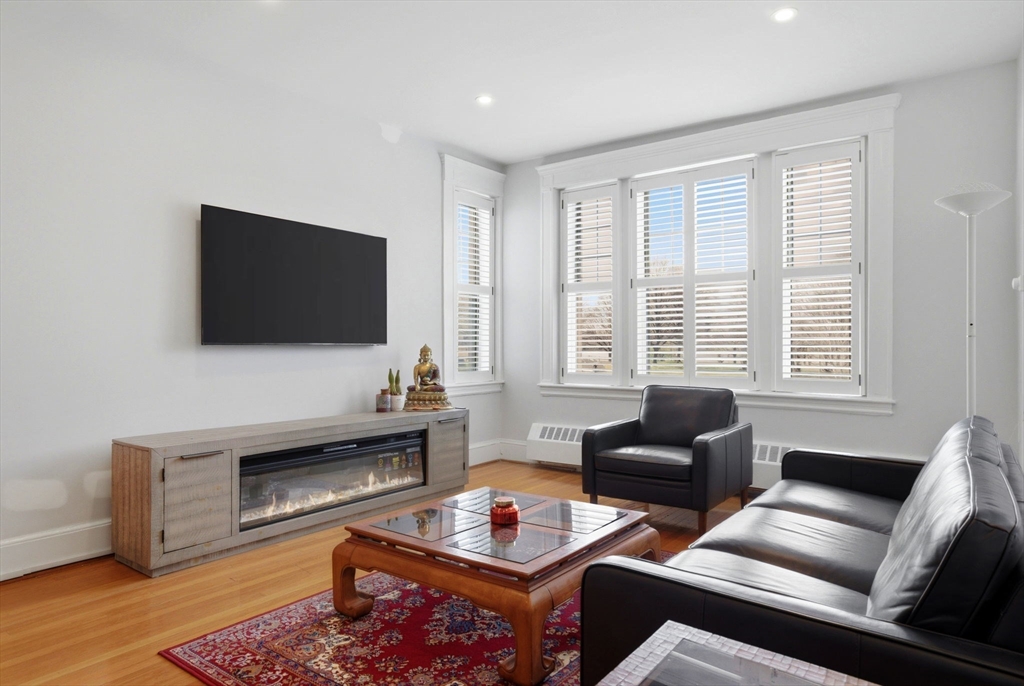 520 Beacon St, Boston, Massachusetts, 1 Bedroom Bedrooms, 3 Rooms Rooms,1 BathroomBathrooms,Residential Lease,For Rent,Beacon St,73508347