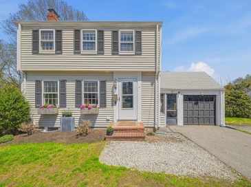 28 Lilly Ln, Dedham, Massachusetts, 3 Bedrooms Bedrooms, 8 Rooms Rooms,2 BathroomsBathrooms,Residential,For Sale,Lilly Ln,73508338