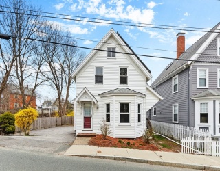105 Centennial Ave, Gloucester, Massachusetts, 3 Bedrooms Bedrooms, 6 Rooms Rooms,1 BathroomBathrooms,Residential,For Sale,Centennial Ave,73508350