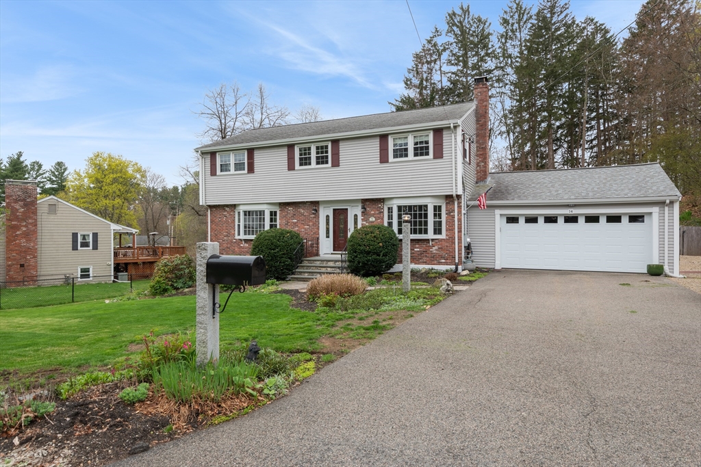 14 Fox Hill Rd, Framingham, Massachusetts, 4 Bedrooms Bedrooms, 10 Rooms Rooms,3.5 BathroomsBathrooms,Residential,For Sale,Fox Hill Rd,73507559