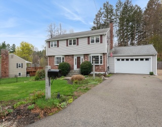 14 Fox Hill Rd, Framingham, Massachusetts, 4 Bedrooms Bedrooms, 10 Rooms Rooms,3.5 BathroomsBathrooms,Residential,For Sale,Fox Hill Rd,73507559