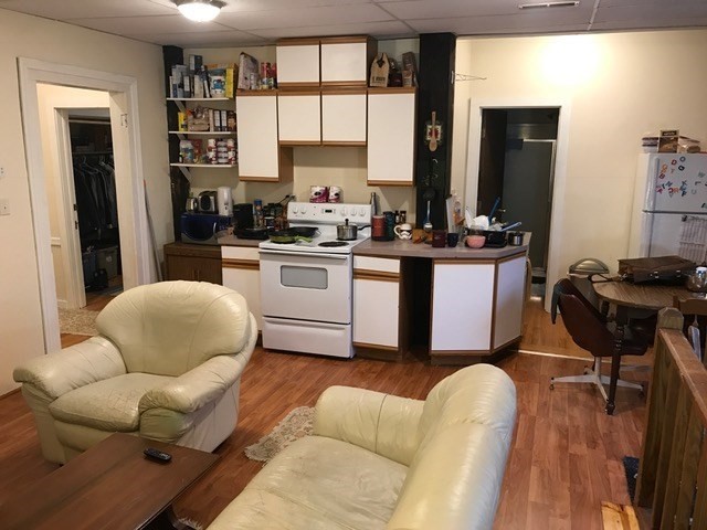 79 Hawley, Northampton, Massachusetts, 3 Bedrooms Bedrooms, 4 Rooms Rooms,1 BathroomBathrooms,Residential Lease,For Rent,Hawley,73508366