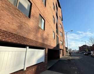 205 Ferry St, Everett, Massachusetts, 2 Bedrooms Bedrooms, 4 Rooms Rooms,1 BathroomBathrooms,Residential Lease,For Rent,Ferry St,73508377