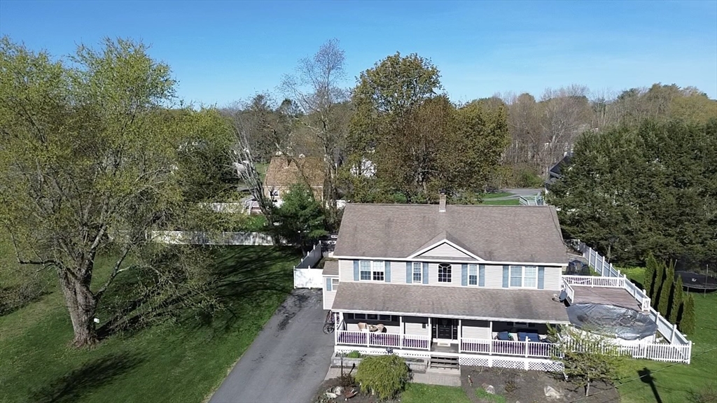 24 Lind St, Oxford, Massachusetts, 4 Bedrooms Bedrooms, 8 Rooms Rooms,2.5 BathroomsBathrooms,Residential,For Sale,Lind St,73508393