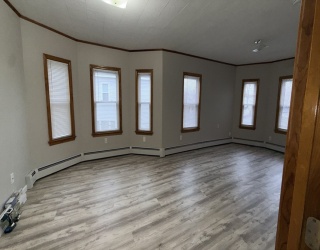 65 Lowell St, Methuen, Massachusetts, 2 Bedrooms Bedrooms, 5 Rooms Rooms,1 BathroomBathrooms,Residential Lease,For Rent,Lowell St,73508399