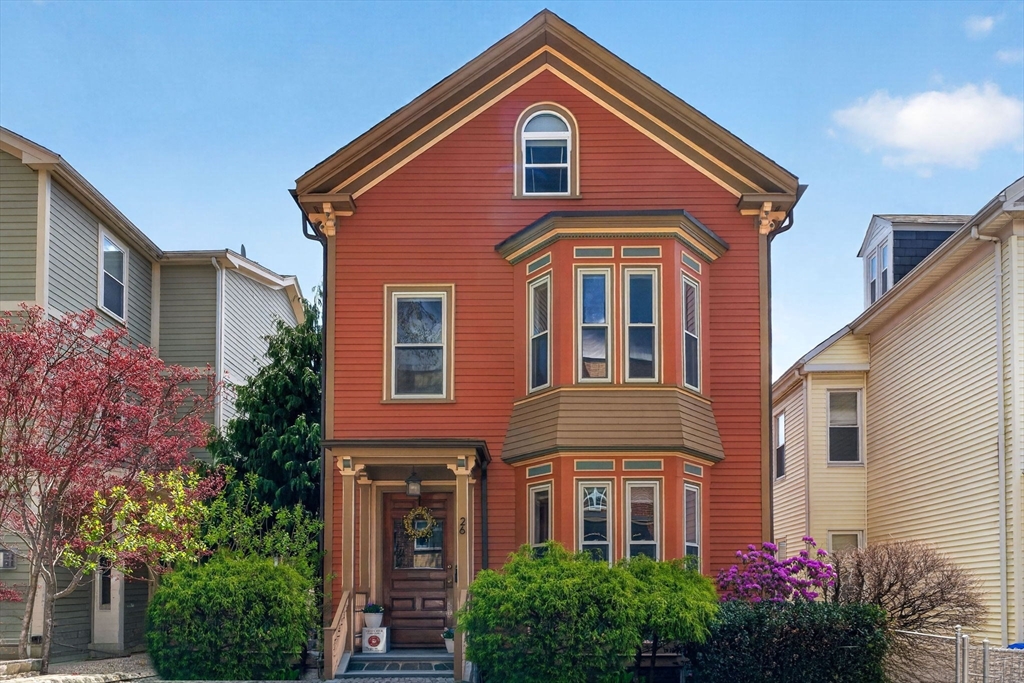 26 Custer St, Boston, Massachusetts, 3 Bedrooms Bedrooms, 6 Rooms Rooms,2 BathroomsBathrooms,Residential,For Sale,Custer St,73508407