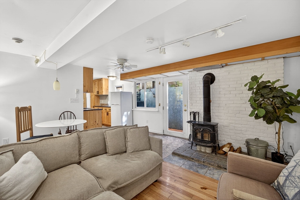 233 Bradford Street, Provincetown, Massachusetts, 1 Bedroom Bedrooms, 3 Rooms Rooms,1.5 BathroomsBathrooms,Residential,For Sale,Bradford Street,73508300