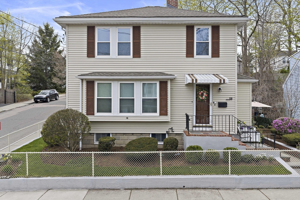 130 Perham St, Boston, Massachusetts, 3 Bedrooms Bedrooms, 7 Rooms Rooms,2 BathroomsBathrooms,Residential,For Sale,Perham St,73507526