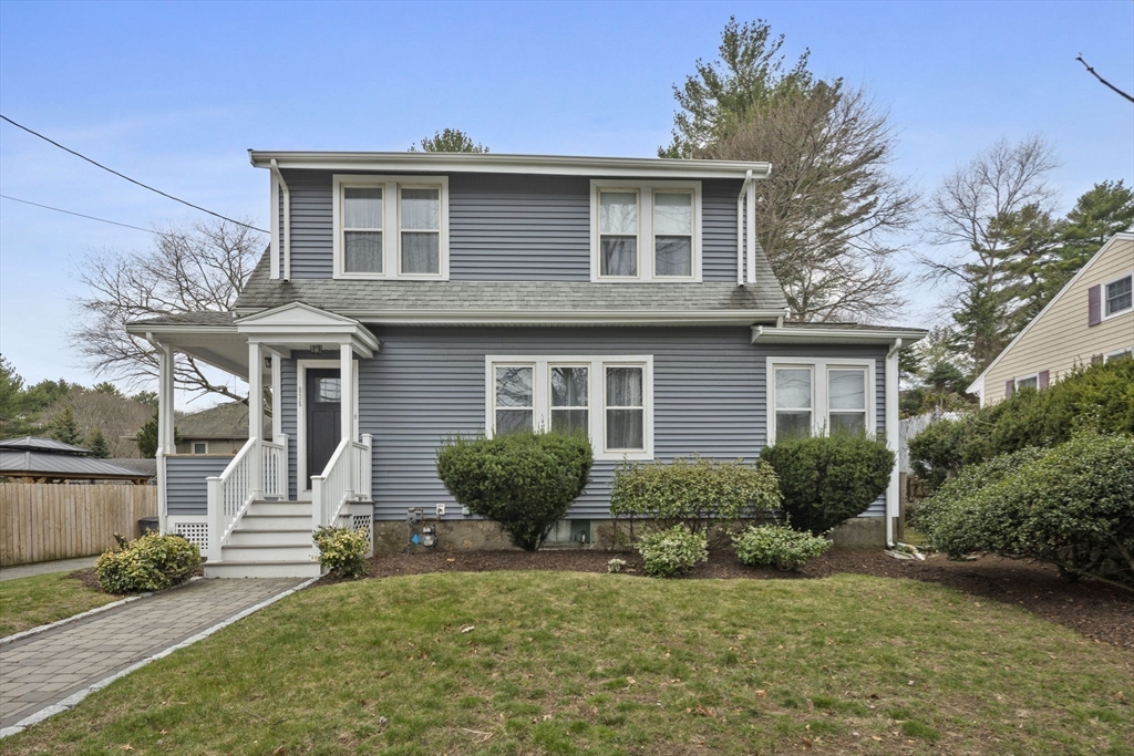 836 Lynnfield Street, Lynnfield, Massachusetts, 3 Bedrooms Bedrooms, 8 Rooms Rooms,1.5 BathroomsBathrooms,Residential,For Sale,Lynnfield Street,73508181