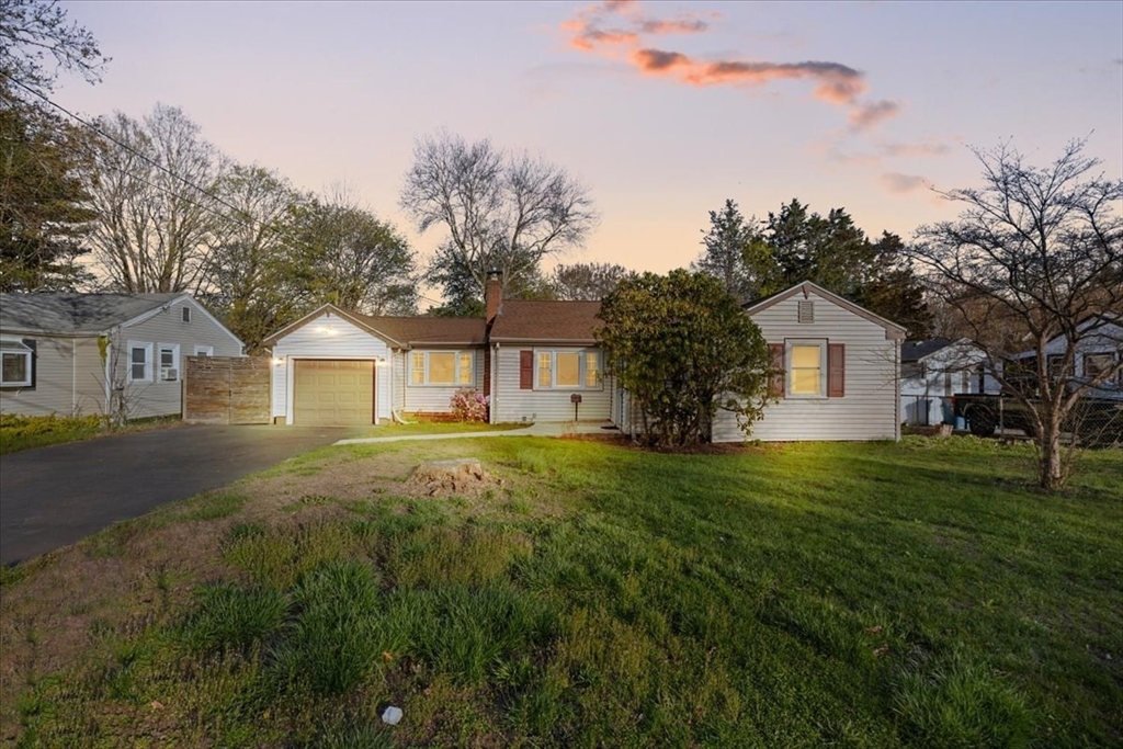 11 Lind Terrace, Randolph, Massachusetts, 3 Bedrooms Bedrooms, 9 Rooms Rooms,2 BathroomsBathrooms,Residential,For Sale,Lind Terrace,73508417