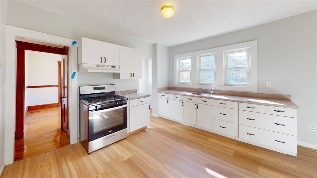 897 Canterbury Street, Boston, Massachusetts, 2 Bedrooms Bedrooms, 4 Rooms Rooms,1 BathroomBathrooms,Residential Lease,For Rent,Canterbury Street,73508429