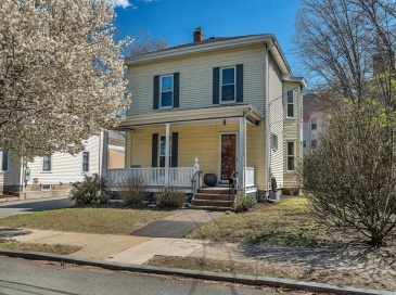 16 Omar Ter, Newton, Massachusetts, 4 Bedrooms Bedrooms, 9 Rooms Rooms,3.5 BathroomsBathrooms,Residential,For Sale,Omar Ter,73508190