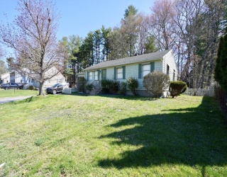 3 College Ln, Methuen, Massachusetts, 3 Bedrooms Bedrooms, 6 Rooms Rooms,1 BathroomBathrooms,Residential,For Sale,College Ln,73508431