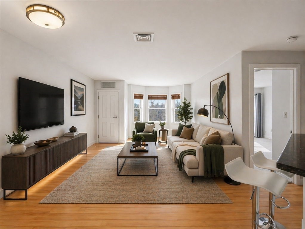 30 Franklin St, Malden, Massachusetts, 1 Bedroom Bedrooms, 4 Rooms Rooms,1 BathroomBathrooms,Residential,For Sale,Franklin St,73508196